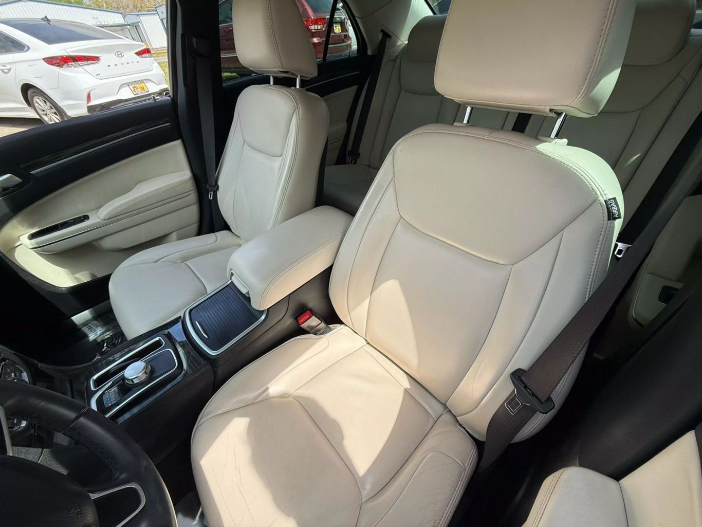 2017 CHRYSLER 300 SEDAN V6, 3.6 LITER 300 LIMITED SEDAN 4D