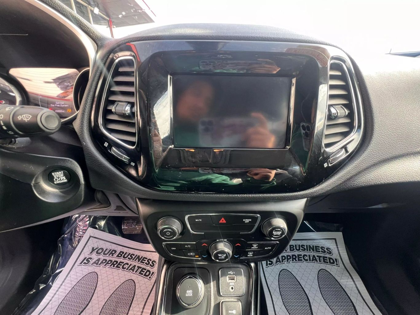2021 Jeep Compass - Image 24