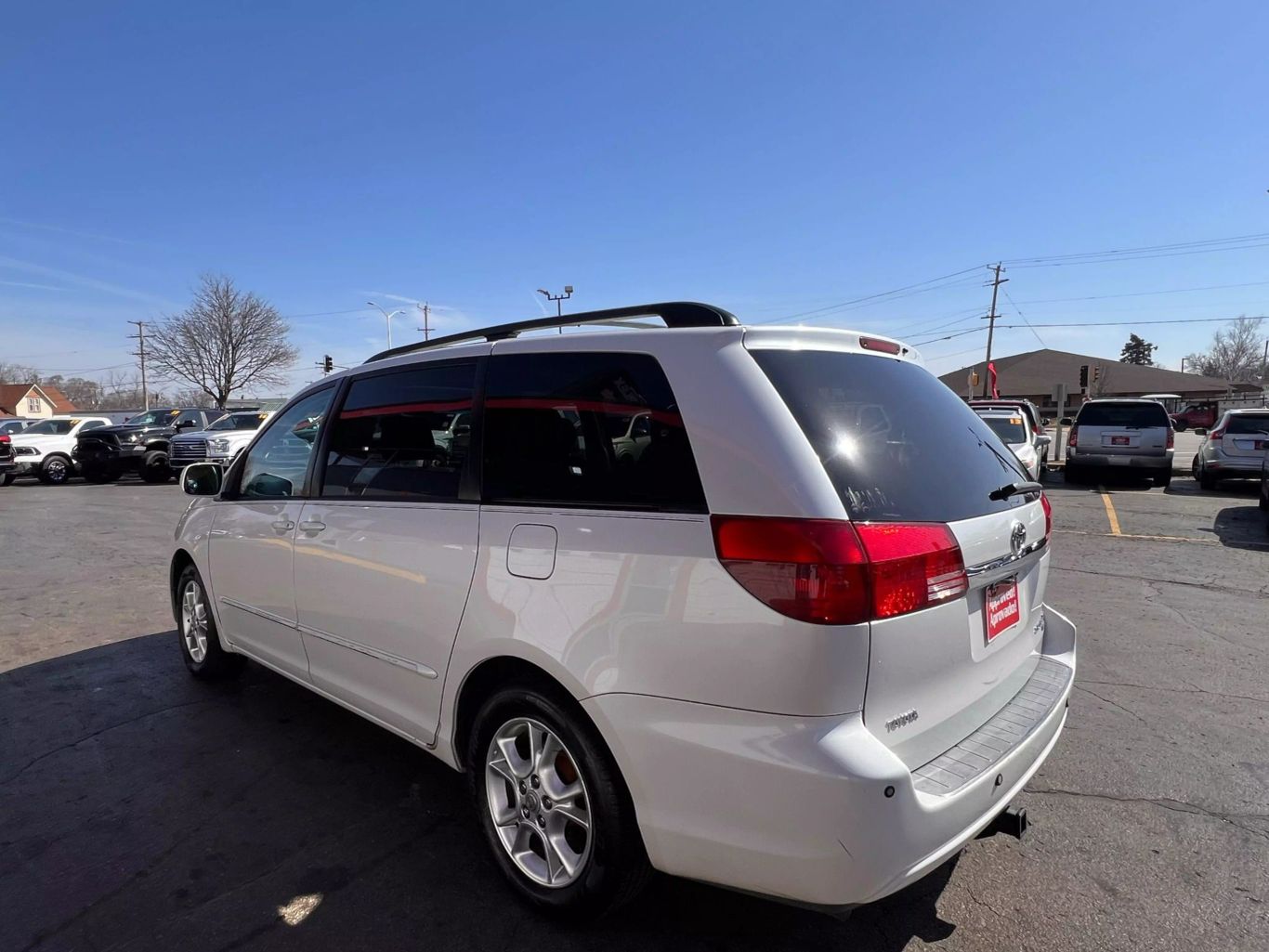 2005 Toyota Sienna - Image 11
