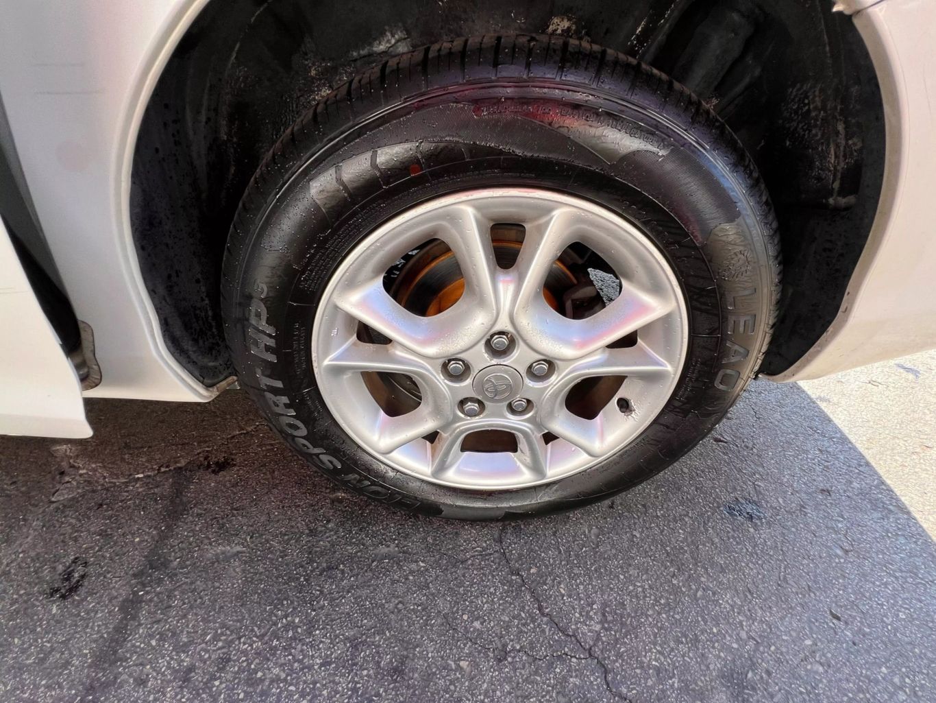 2005 Toyota Sienna - Image 28
