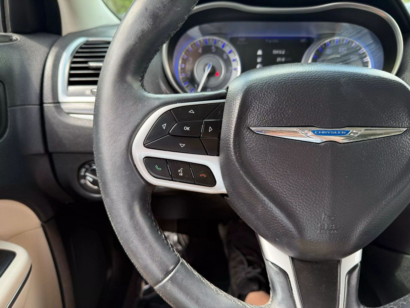 2017 CHRYSLER 300 SEDAN V6, 3.6 LITER 300 LIMITED SEDAN 4D