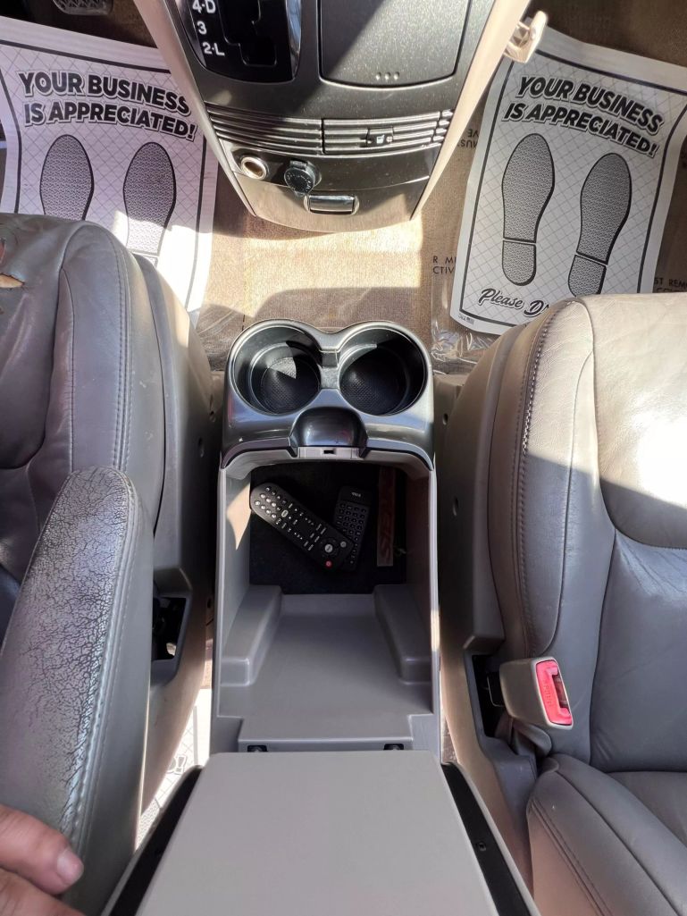 2005 Toyota Sienna - Image 26