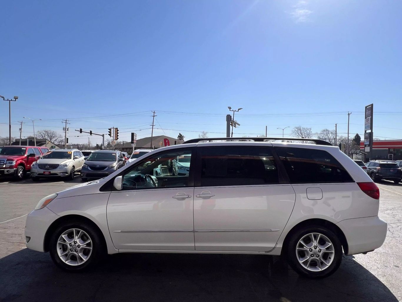 2005 Toyota Sienna - Image 10