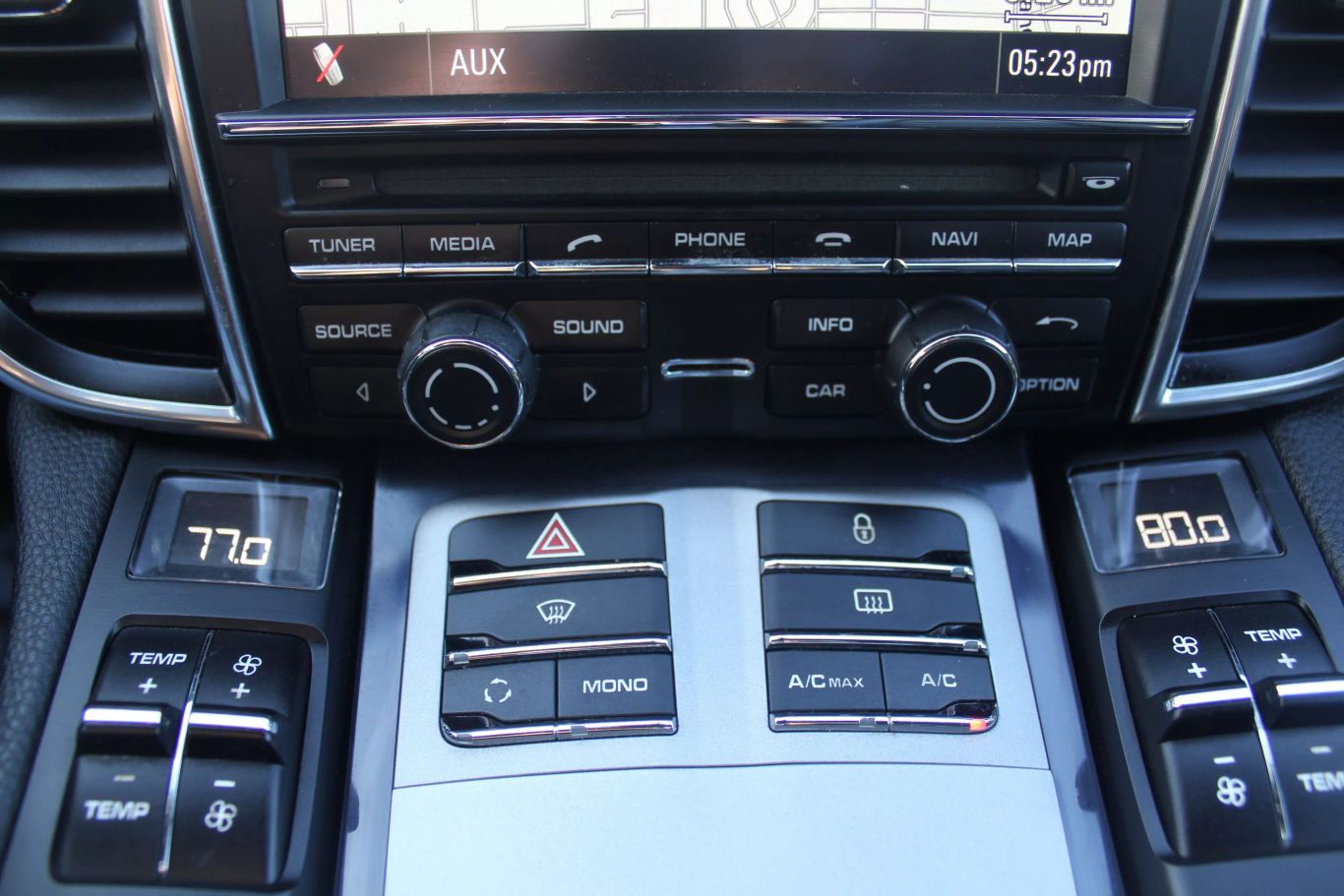 2012 Porsche Panamera 4 Sedan 4d - Image 32