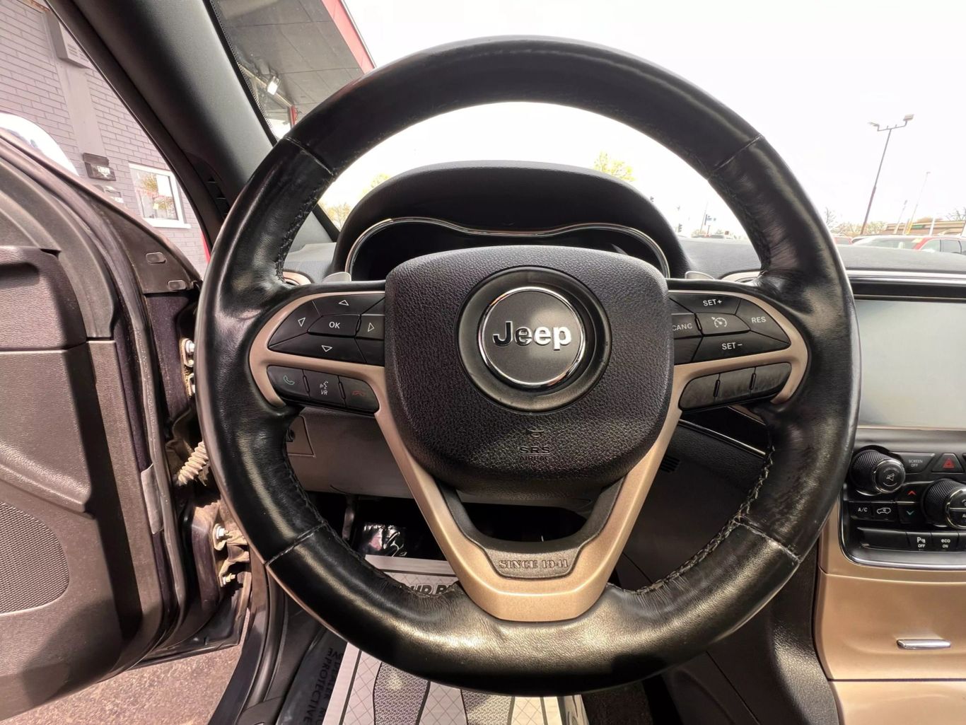2015 Jeep Grand Cherokee - Image 15