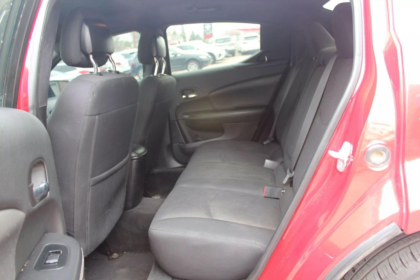 2014 Dodge Avenger Se Sedan 4d - Image 17