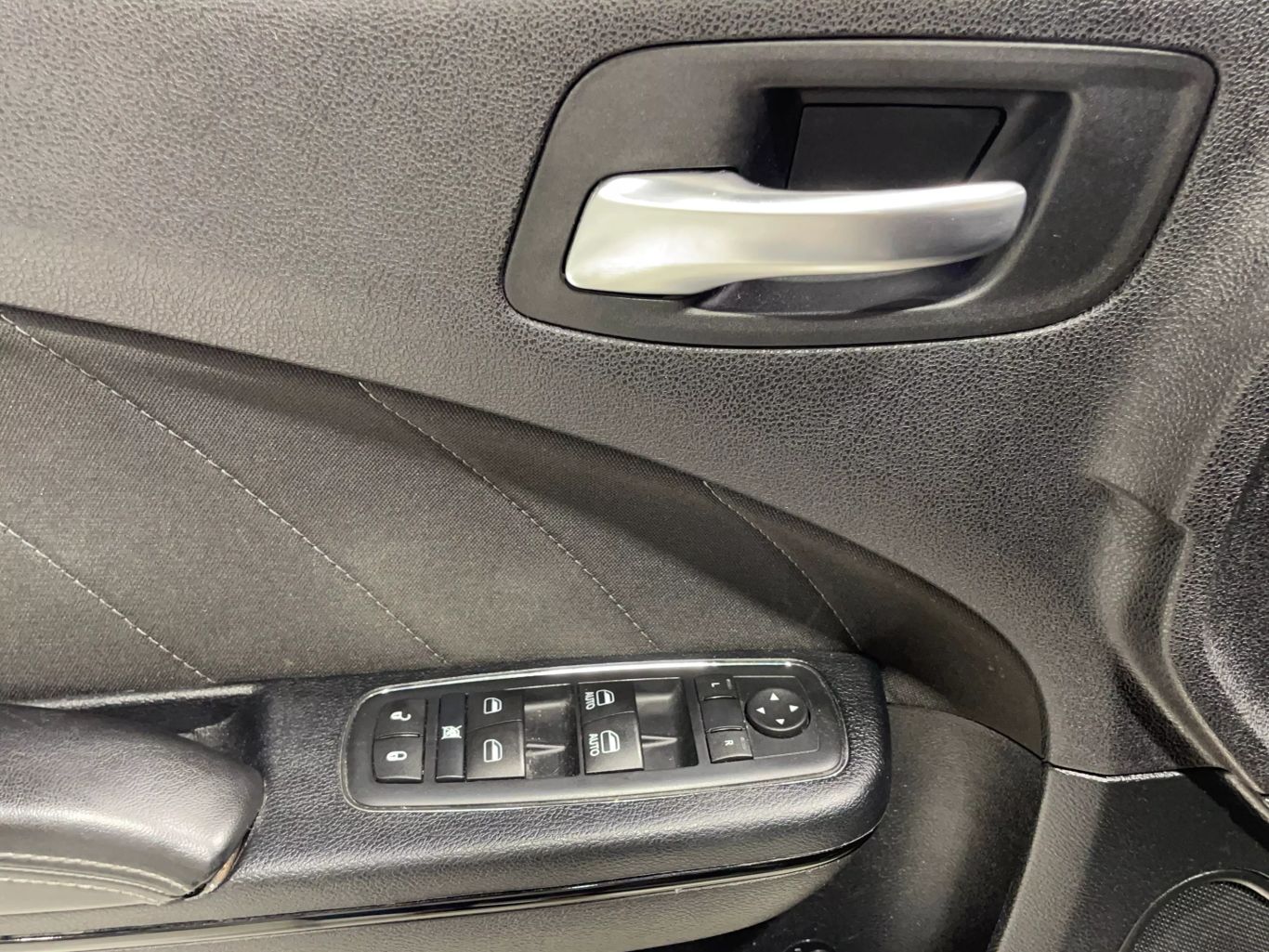 2016 DODGE CHARGER SEDAN V8, HEMI, 5.7 LITER R/T SEDAN 4D
