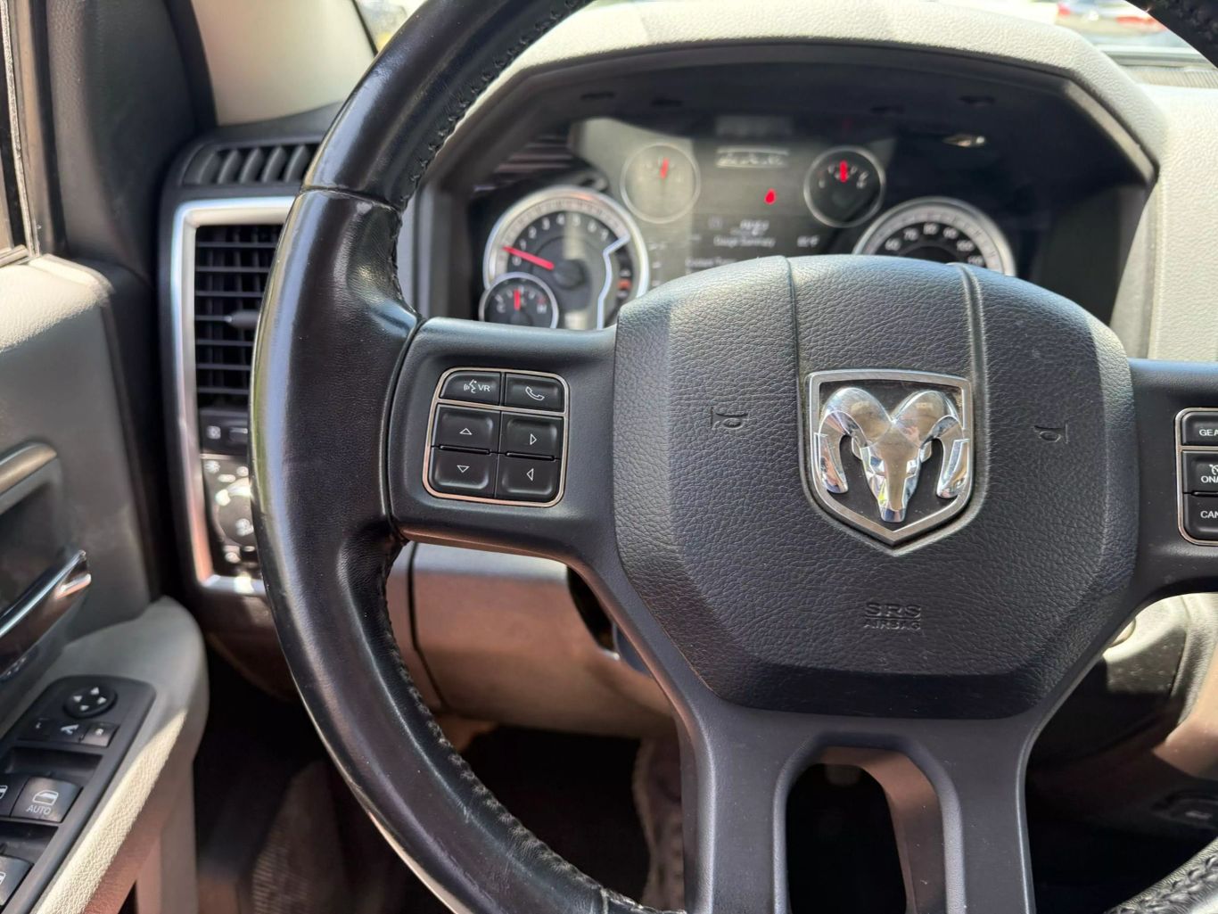 2019 RAM 1500 CLASSIC CREW CAB PICKUP V8, HEMI, 5.7 LITER BIG HORN PICKUP 4D 5 1/2 FT
