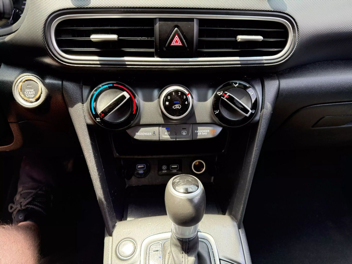 2020 HYUNDAI KONA SUV I4 2.0L GASOLINE UTILITY 4D SEL 2.0L I4