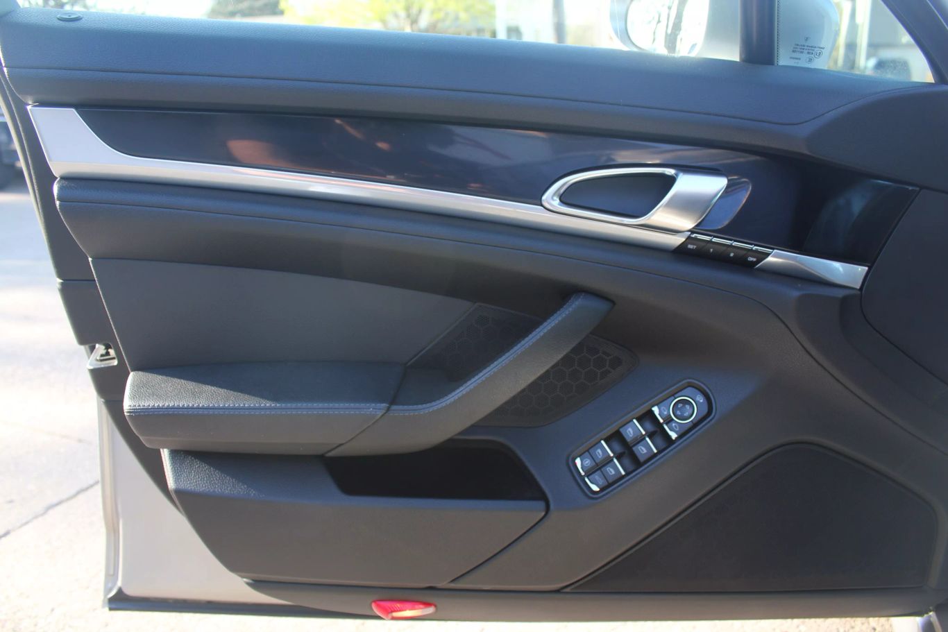 2012 Porsche Panamera 4 Sedan 4d - Image 21