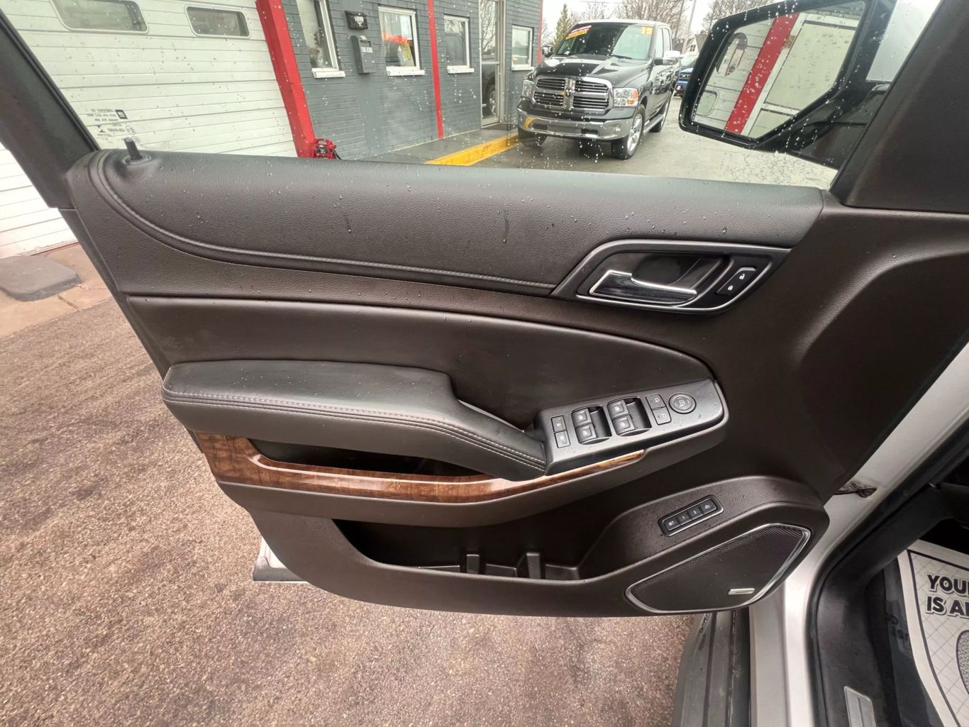 2017 Chevrolet Tahoe - Image 23