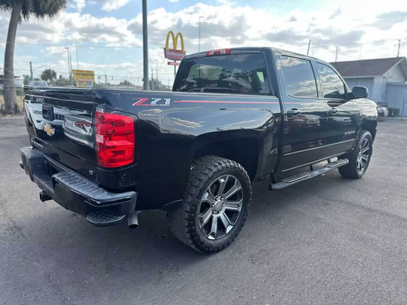 2018 CHEVROLET SILVERADO 1500 CREW CAB PICKUP V8, ECOTEC3, 5.3 LITER Z71 LT PICKUP 4D 5 3/4 FT - Tampa Motor Cars