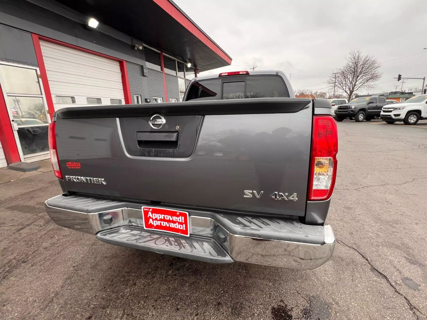 2018 Nissan Frontier Crew Cab - Image 13