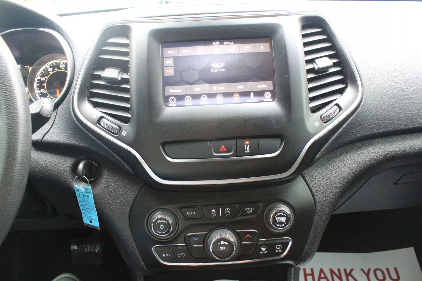 2021 Jeep Cherokee Latitude Sport Utility 4d - Image 16
