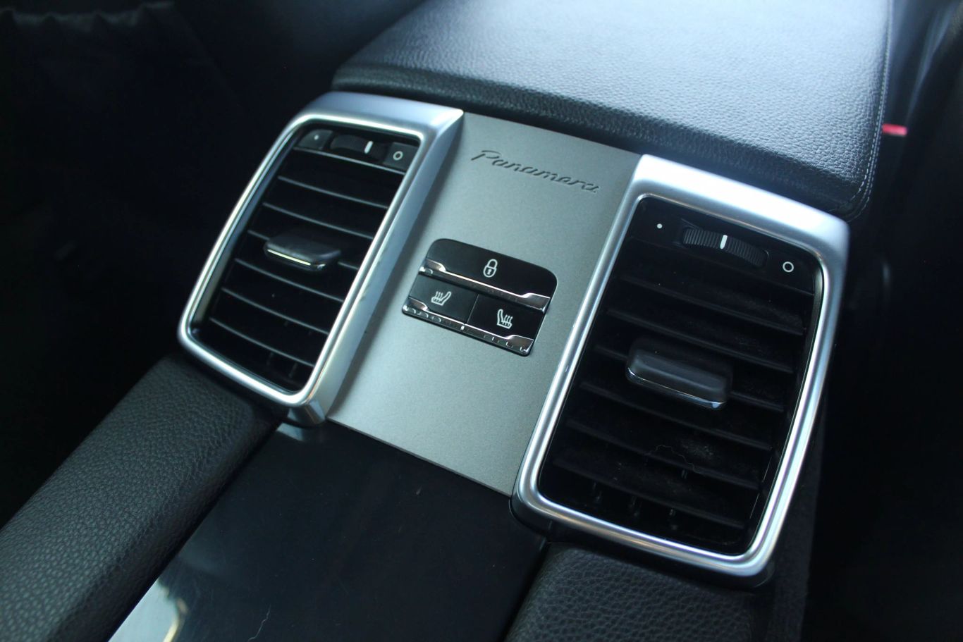 2012 Porsche Panamera 4 Sedan 4d - Image 26