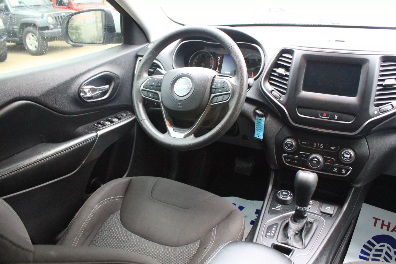 2021 Jeep Cherokee Latitude Sport Utility 4d - Image 13