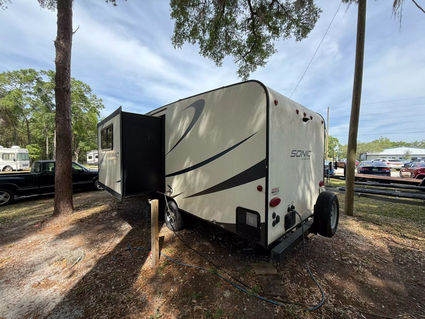2018 VENTURE RV SONIC - - SN220VRB