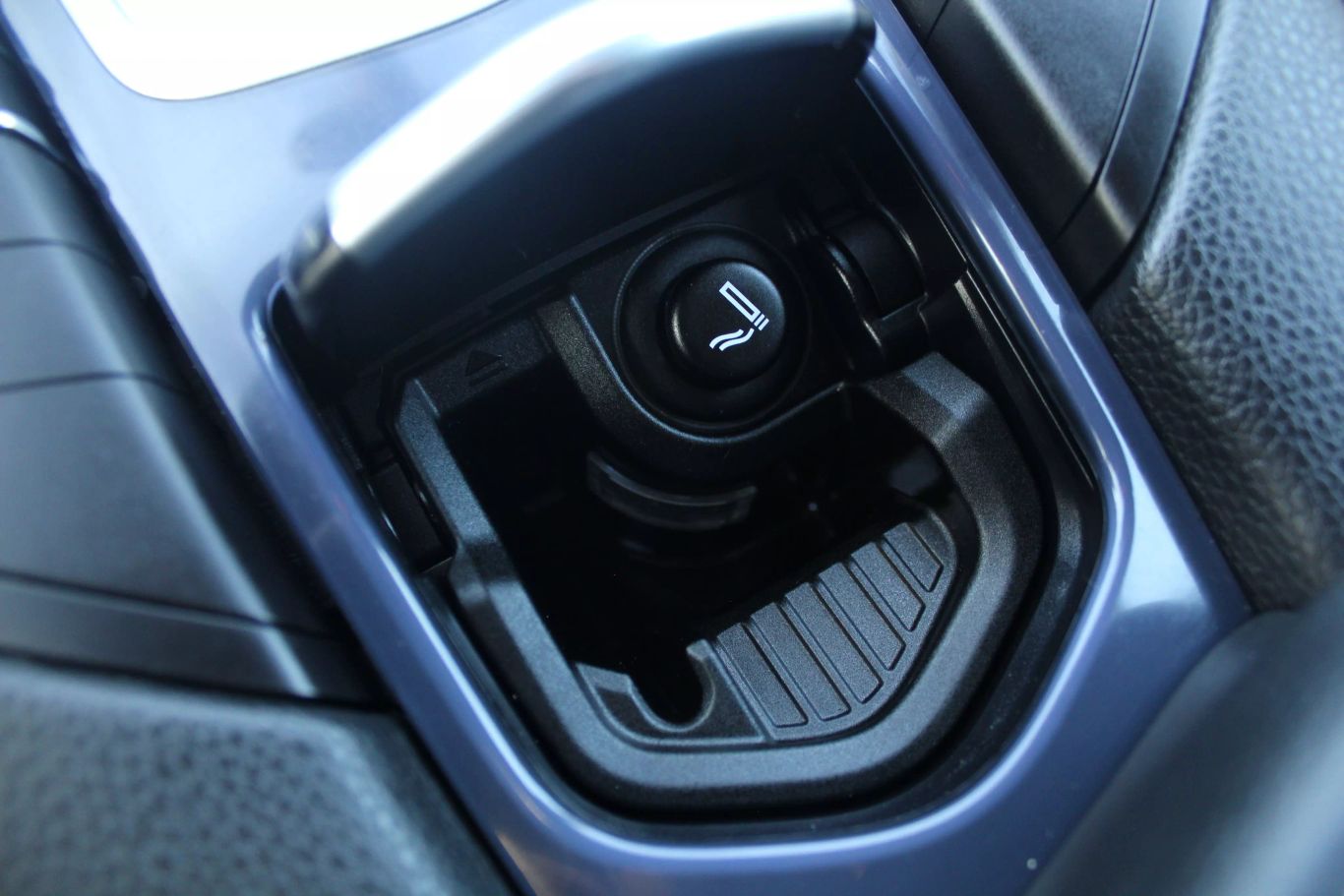 2012 Porsche Panamera 4 Sedan 4d - Image 34