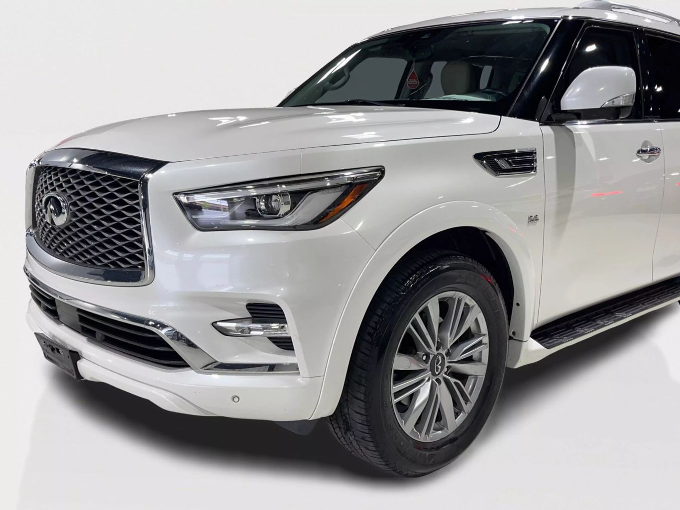 2019 INFINITI QX80 SUV V8, 5.6 LITER LUXE SPORT UTILITY 4D