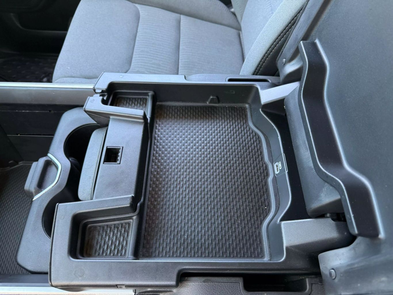 2019 RAM 1500 CREW CAB PICKUP V8, HEMI, ETORQUE, 5.7 LITER BIG HORN PICKUP 4D 6 1/3 FT