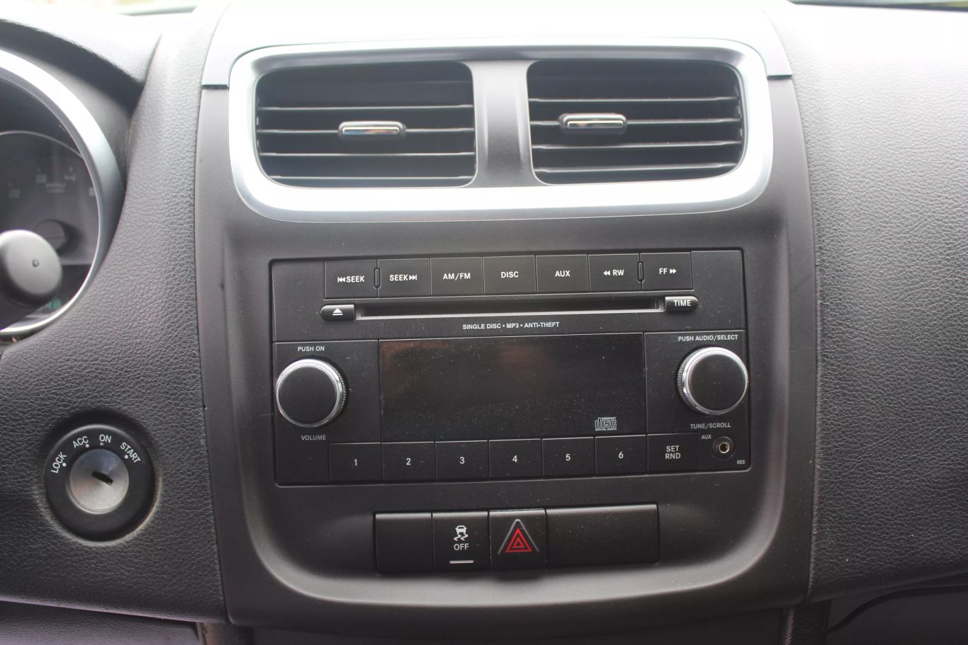 2014 Dodge Avenger Se Sedan 4d - Image 22