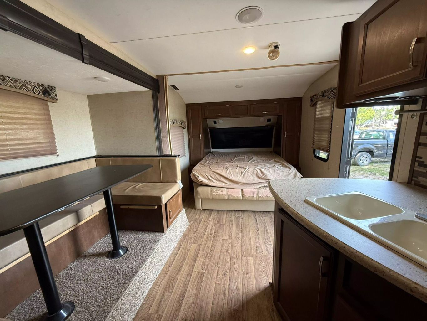 2018 VENTURE RV SONIC - - SN220VRB