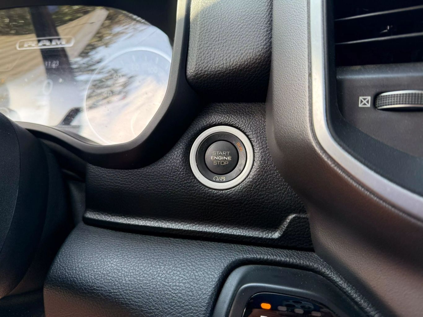 2019 RAM 1500 CREW CAB PICKUP V8, HEMI, ETORQUE, 5.7 LITER BIG HORN PICKUP 4D 6 1/3 FT