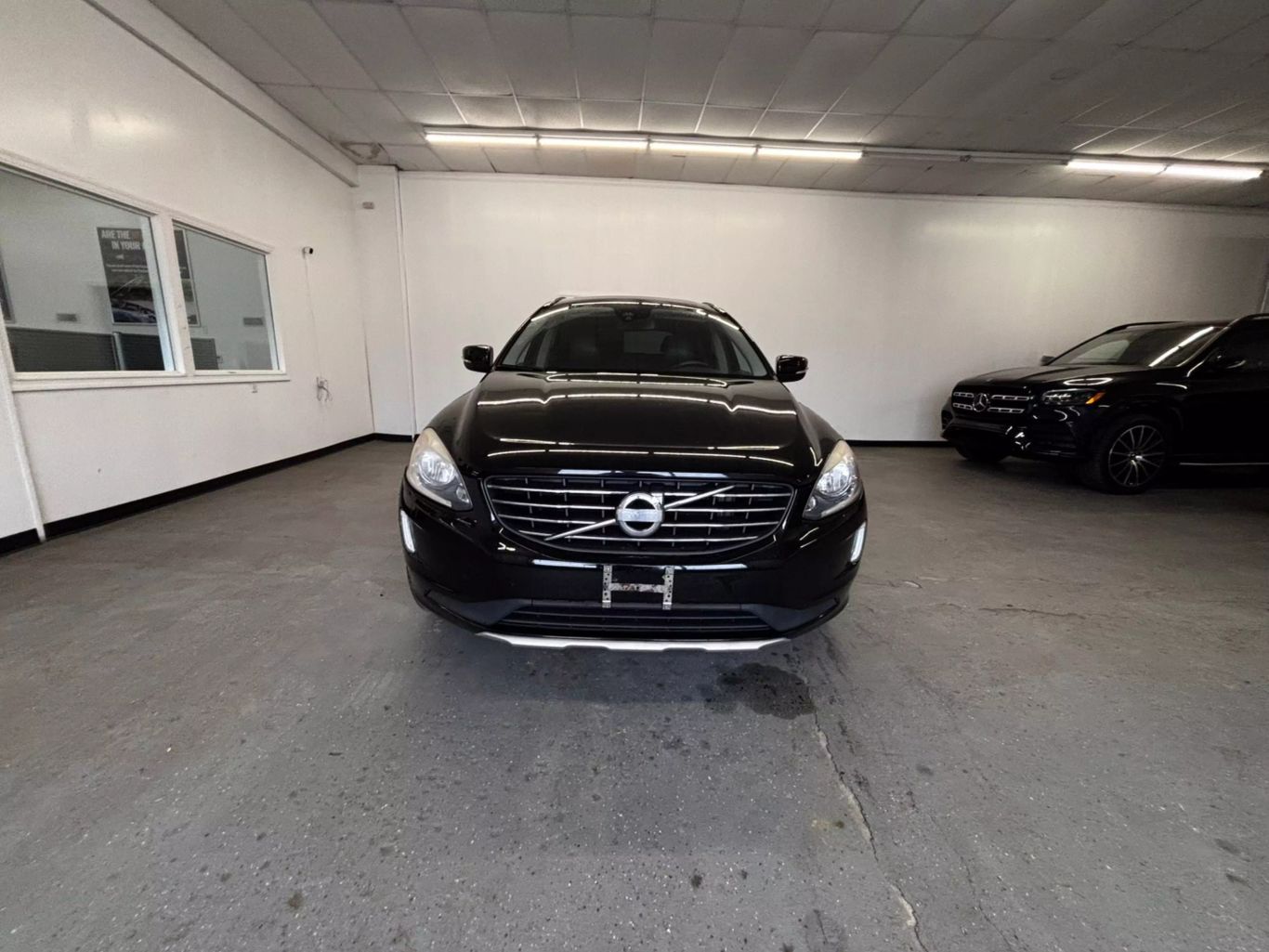 Buy Used 2015 VOLVO XC60 SUV 6-CYL, PZEV, 3.2 LITER 3.2 PREMIER SPORT UTILITY 4D Near Me