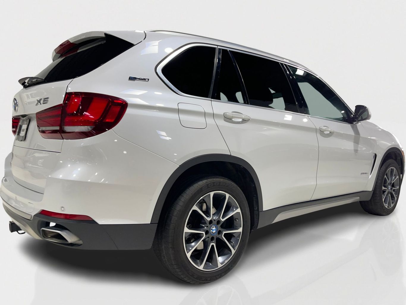2018 BMW X5 SUV 4-CYL, HYBRID, TT, 2.0L XDRIVE40E IPERFORMANCE SPORT UTILITY 4D