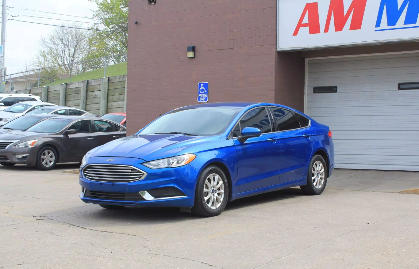 2018 Ford Fusion S Sedan 4d - Image 3