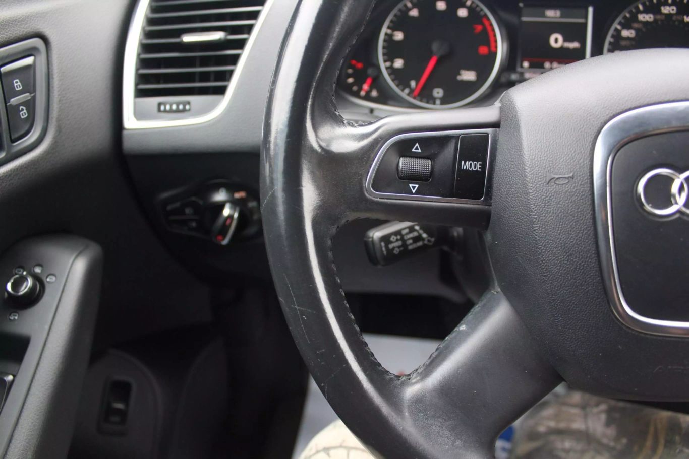 2012 Audi Q5 2.0t Quattro Premium Sport Utility 4d - Image 25