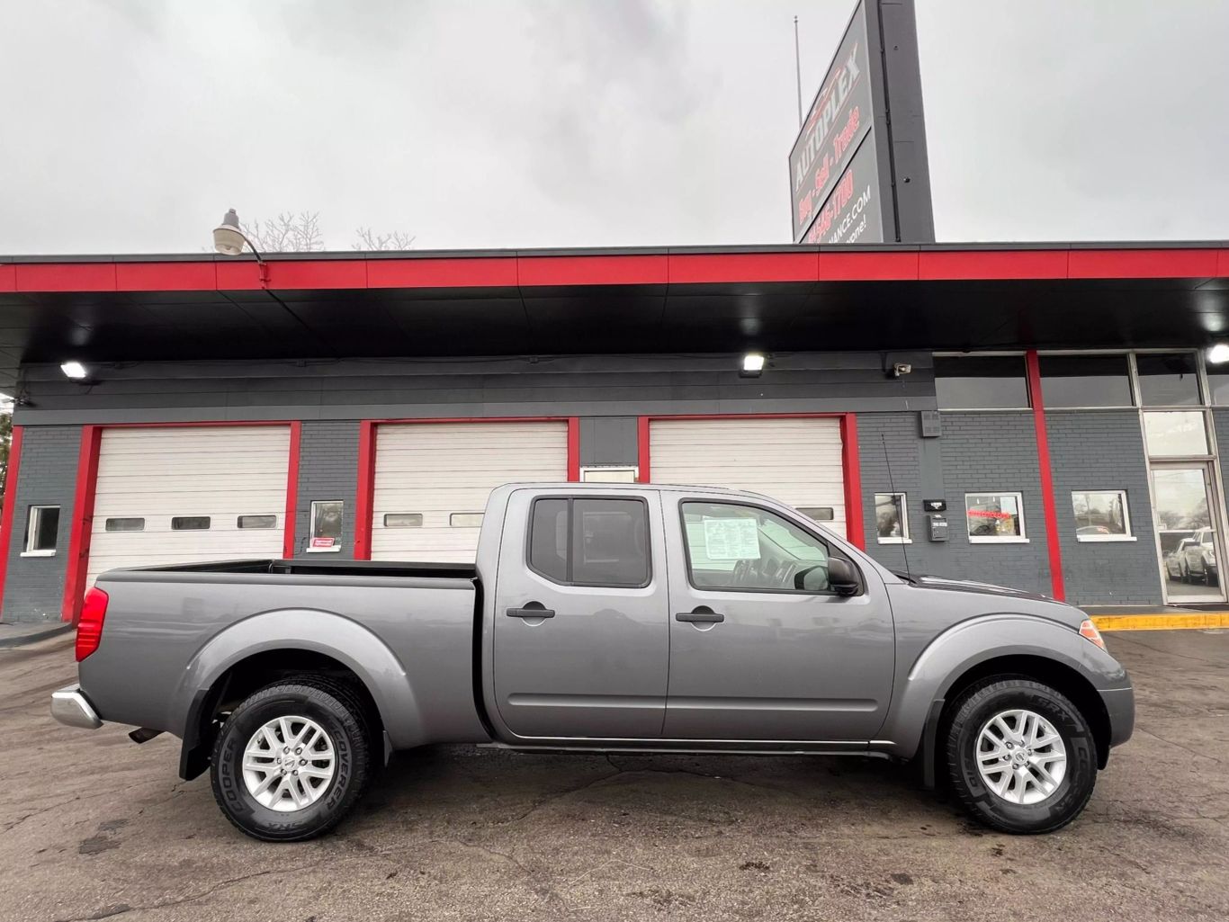 2018 Nissan Frontier Crew Cab - Image 1