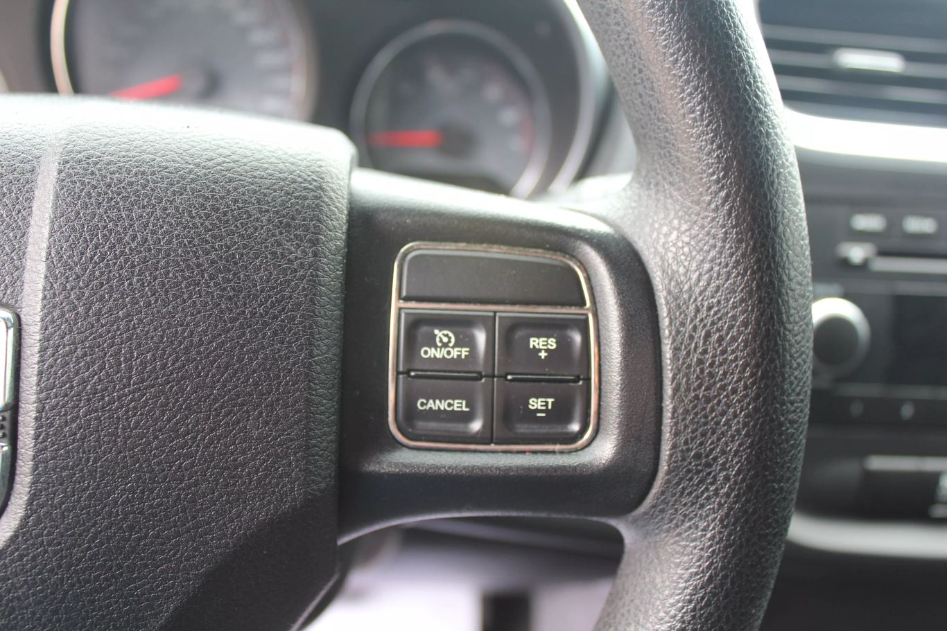2014 Dodge Avenger Se Sedan 4d - Image 16
