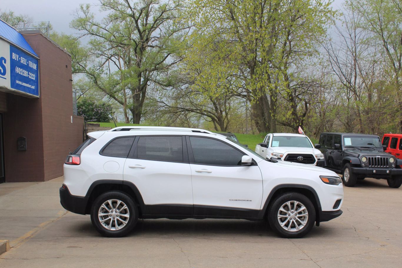 2021 Jeep Cherokee Latitude Sport Utility 4d - Image 5