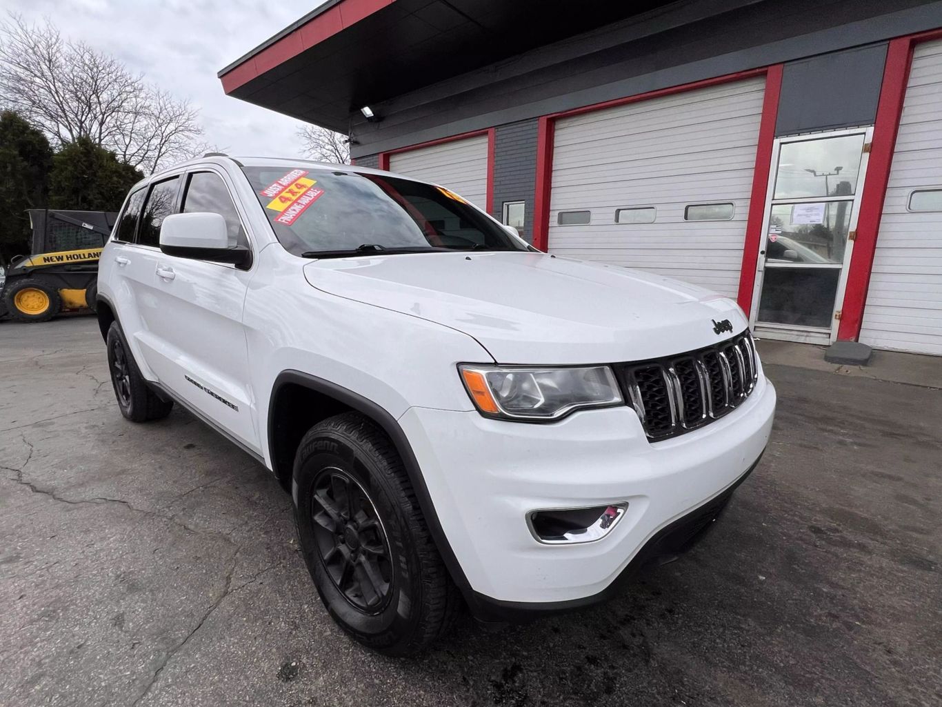 2018 Jeep Grand Cherokee - Image 2