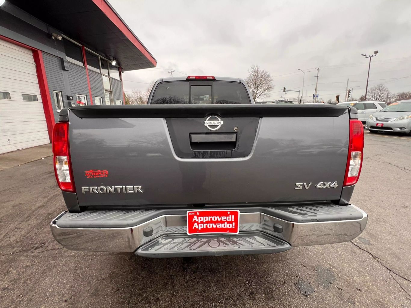 2018 Nissan Frontier Crew Cab - Image 12