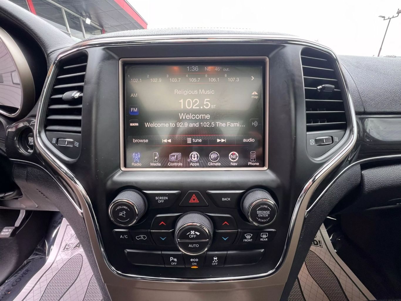 2015 Jeep Grand Cherokee - Image 16