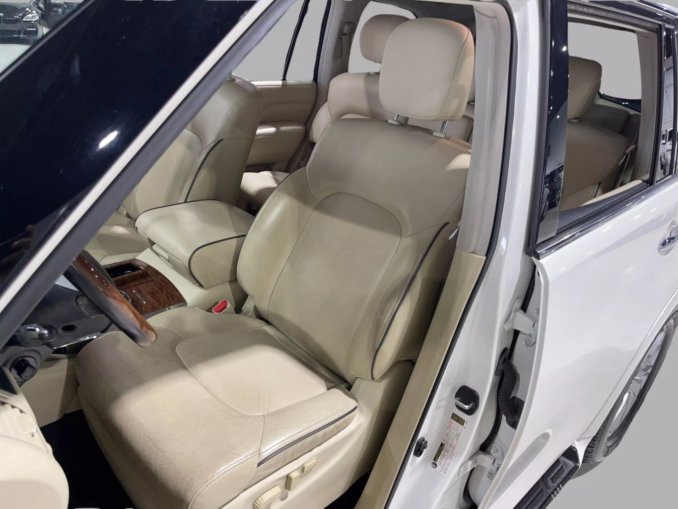 2019 INFINITI QX80 SUV V8, 5.6 LITER LUXE SPORT UTILITY 4D