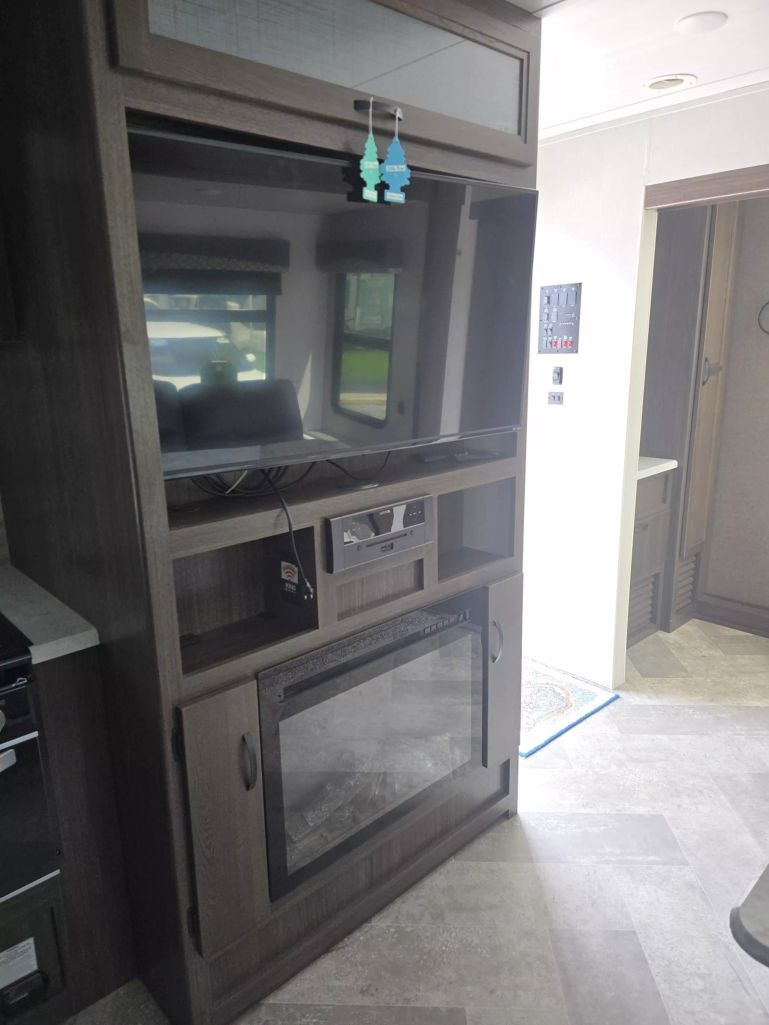 2021 WINNEBAGO VOYAGE - - 2427RB
