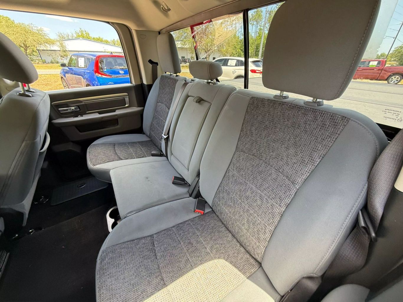 2019 RAM 1500 CLASSIC CREW CAB PICKUP V8, HEMI, 5.7 LITER BIG HORN PICKUP 4D 5 1/2 FT