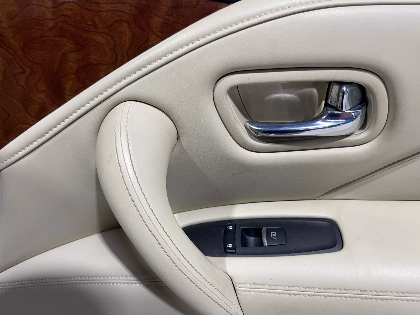 2019 INFINITI QX80 SUV V8, 5.6 LITER LUXE SPORT UTILITY 4D
