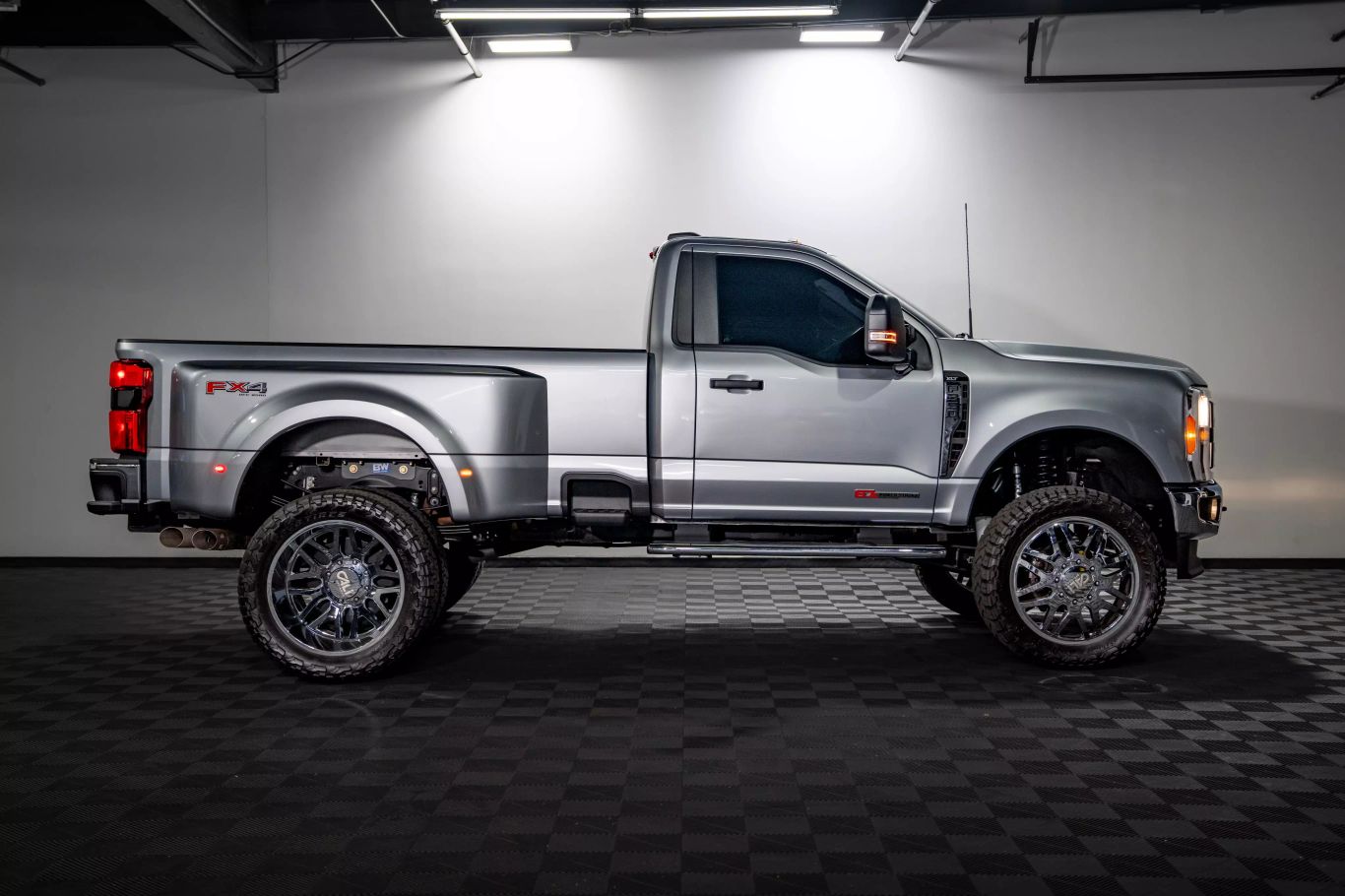Used 2023 Ford F-350 Super Duty XLT with VIN 1FTRF3DT5PED20956 for sale in Tempe, AZ