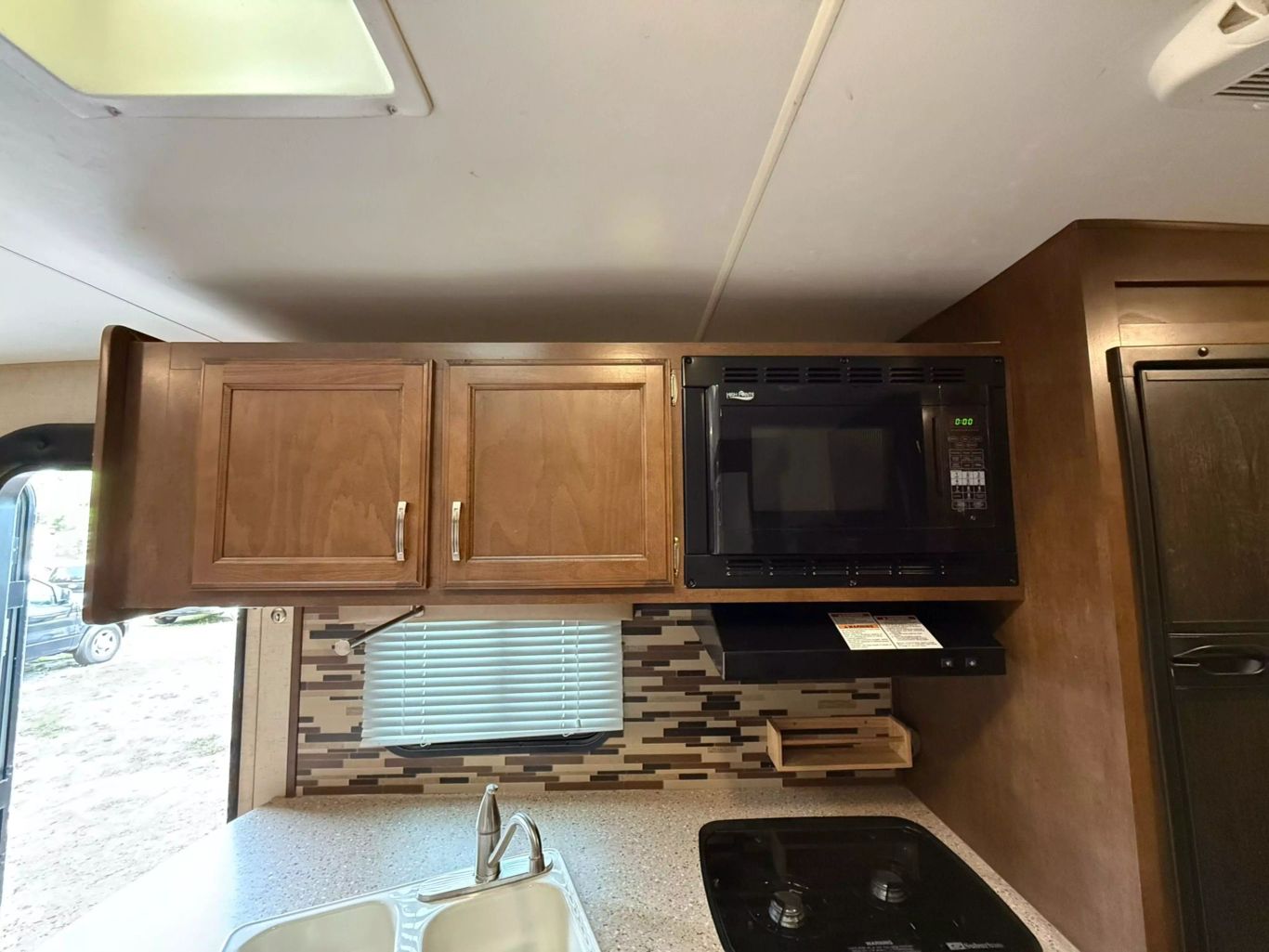 2018 VENTURE RV SONIC - - SN220VRB