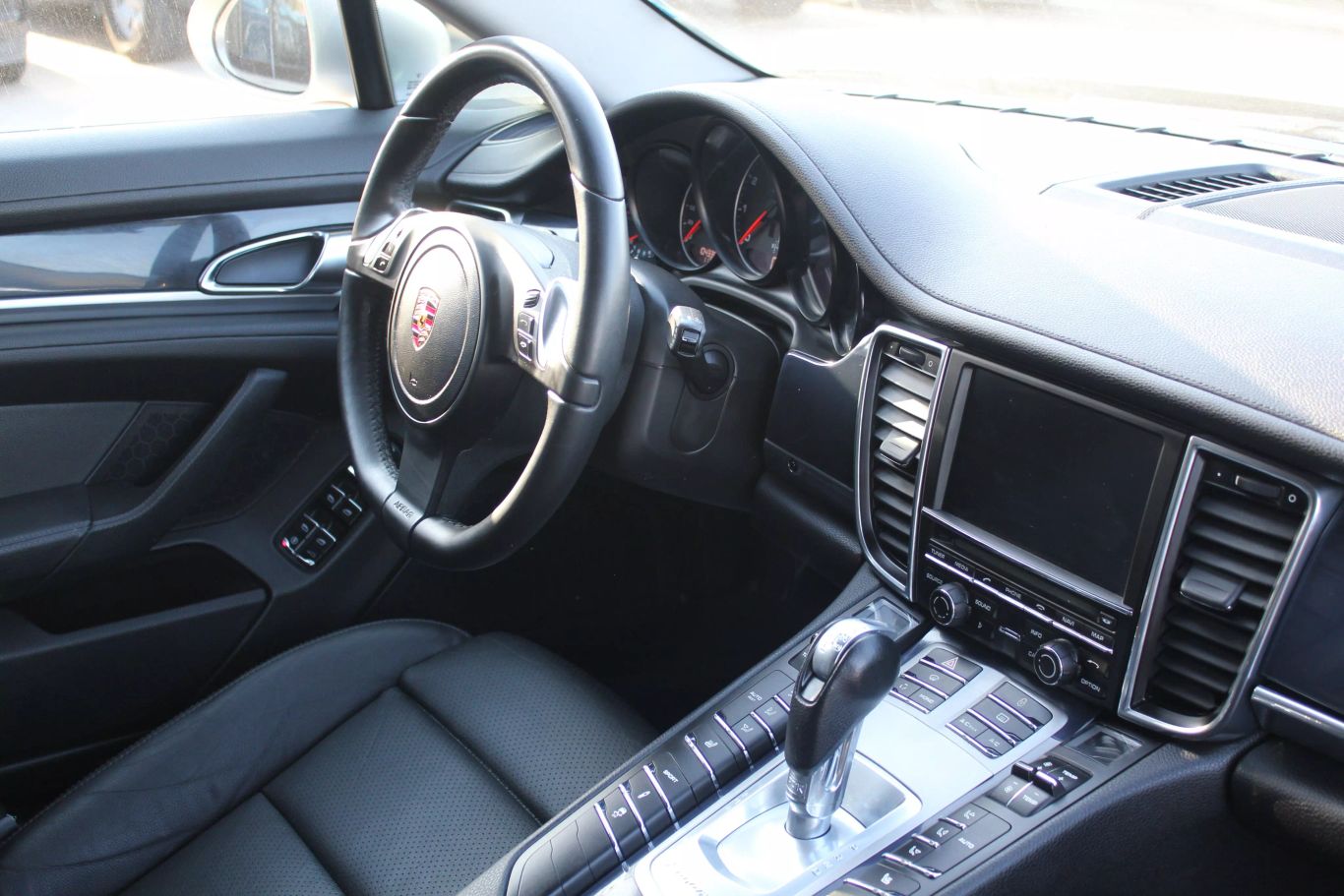 2012 Porsche Panamera 4 Sedan 4d - Image 20