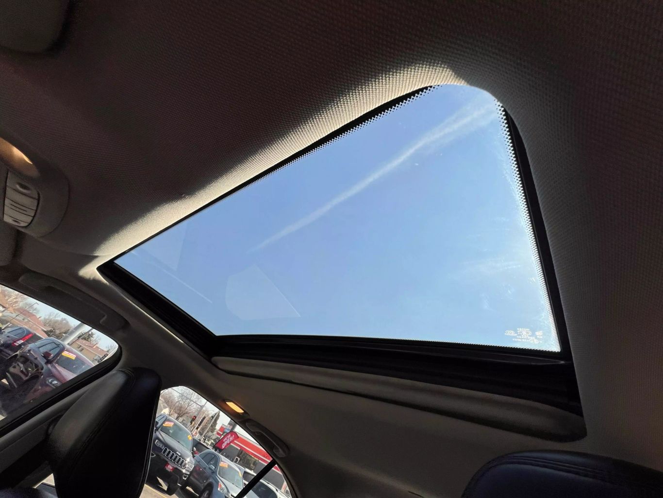 2017 Infiniti Q50 - Image 24