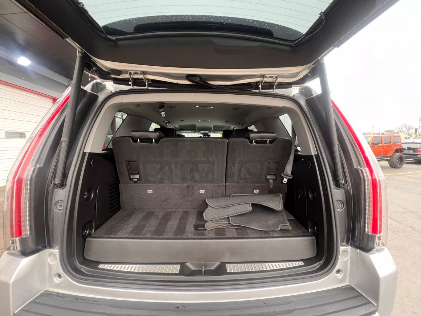 2017 Chevrolet Tahoe - Image 20