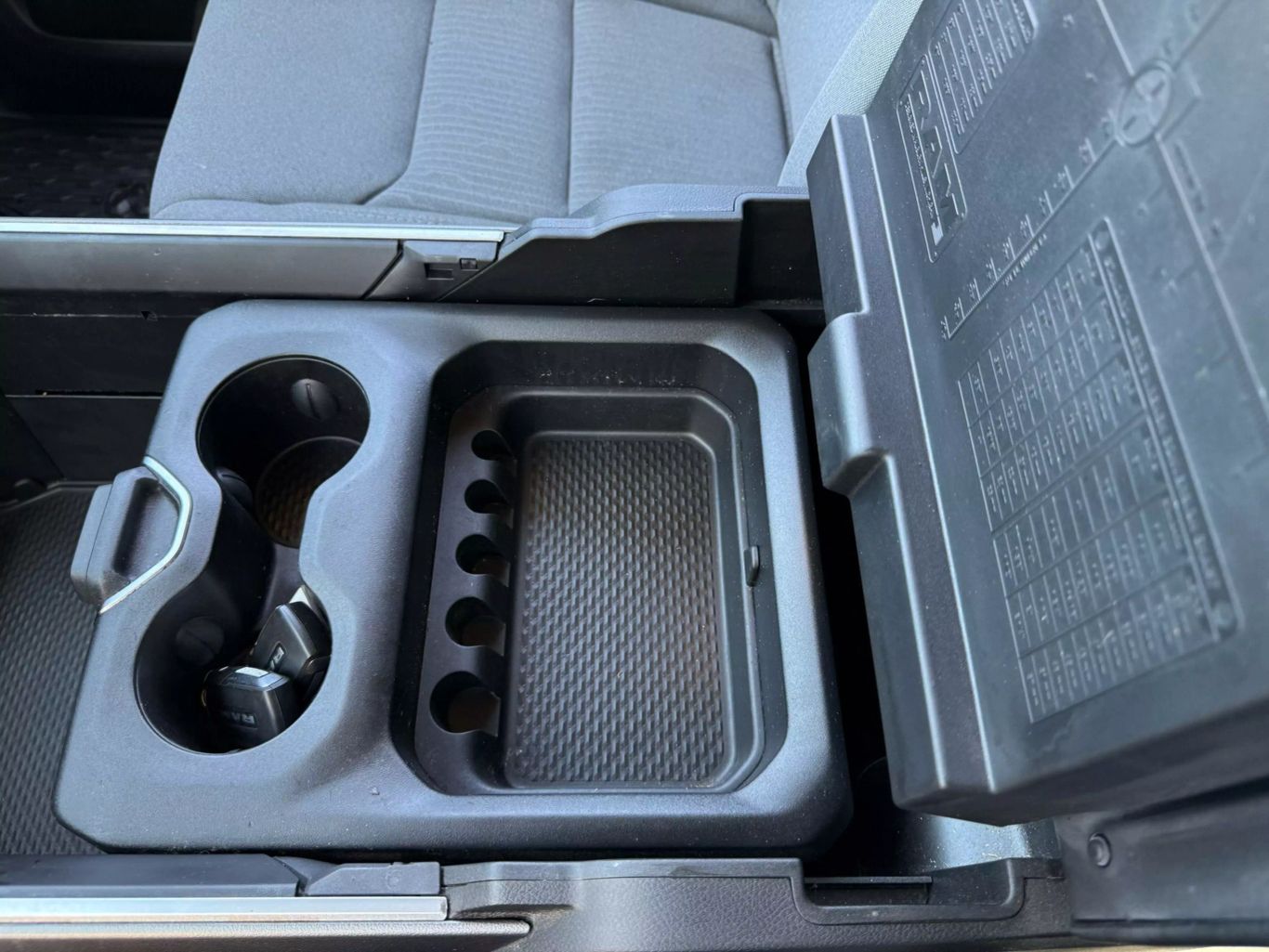 2019 RAM 1500 CREW CAB PICKUP V8, HEMI, ETORQUE, 5.7 LITER BIG HORN PICKUP 4D 6 1/3 FT