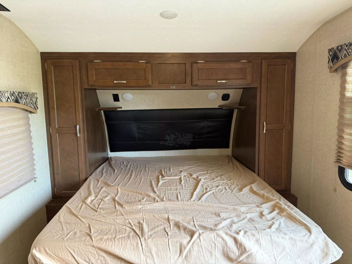 2018 VENTURE RV SONIC - - SN220VRB