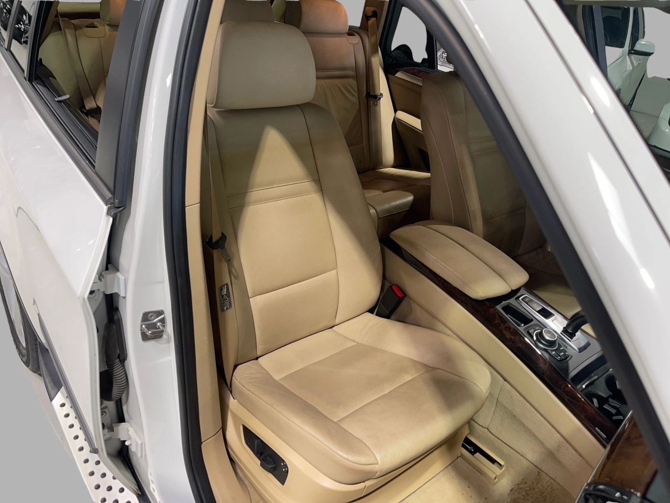2010 BMW X5 SUV 6-CYL, 3.0 LITER XDRIVE30I SPORT UTILITY 4D