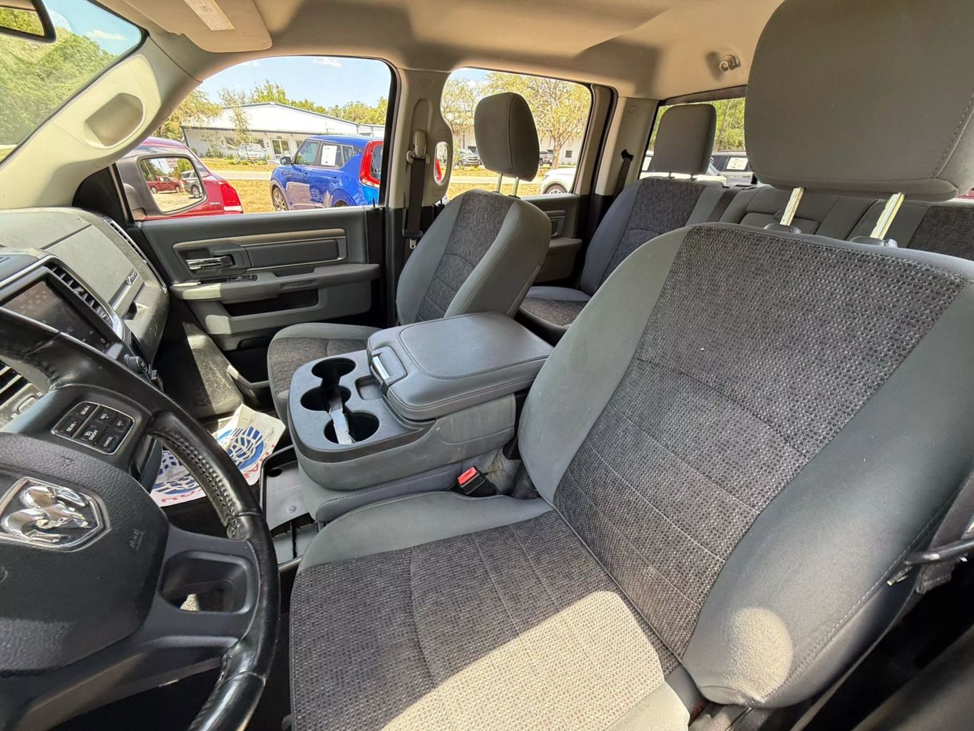 2019 RAM 1500 CLASSIC CREW CAB PICKUP V8, HEMI, 5.7 LITER BIG HORN PICKUP 4D 5 1/2 FT